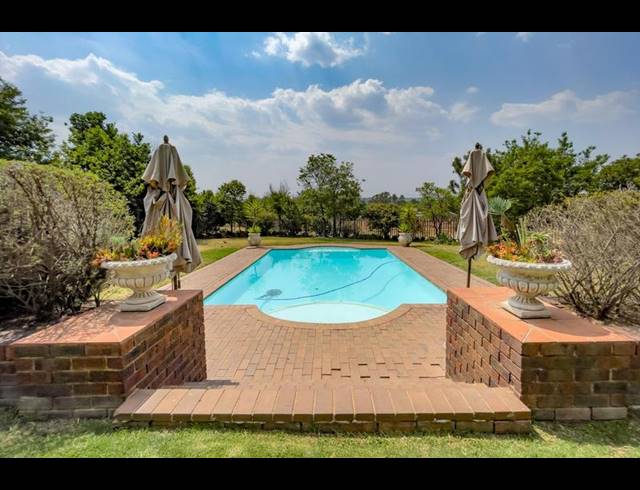 6 BEDROOM HOUSE FOR SALE IN KYALAMI AH